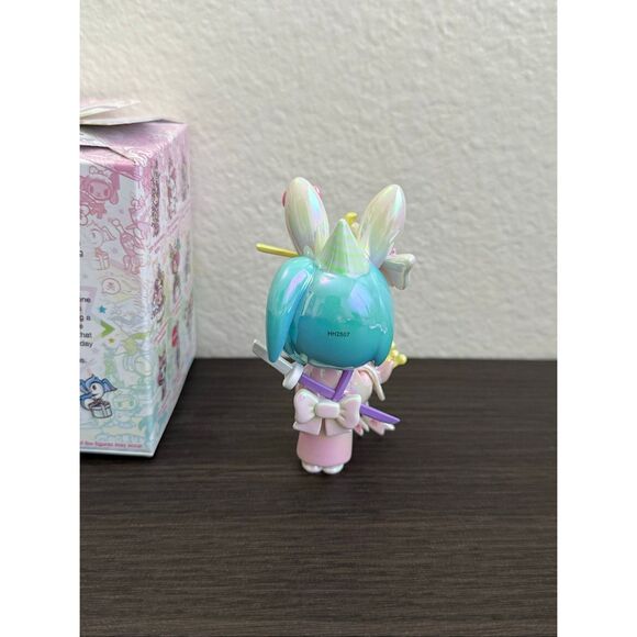 Tokidoki 20th Anniversary Blind Box Figure - Nijiko - Picture 2 of 4